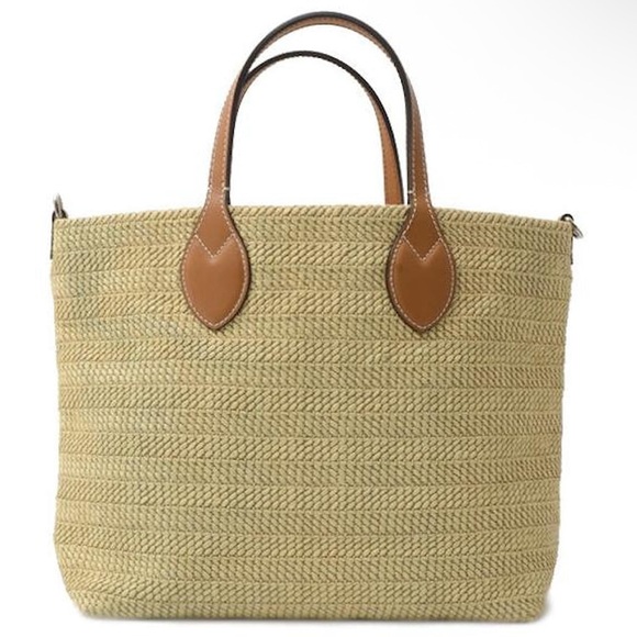 $3,750 New Authentic GUCCI Tote Medium logo leather-trimmed tote bag - Picture 9 of 17